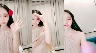 绿播转黄网红女神！白皙皮肤超高颜值！美乳粉红奶头，拨开内裤多毛骚穴，翘起美臀跳蛋震穴