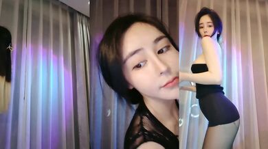 空姐馨馨-说话就是有素质：农村出来的女孩子，特别会为别人着想，我说错啦哈哈哈 一看就是吃过苦的女孩子，会心疼人，好幽默！